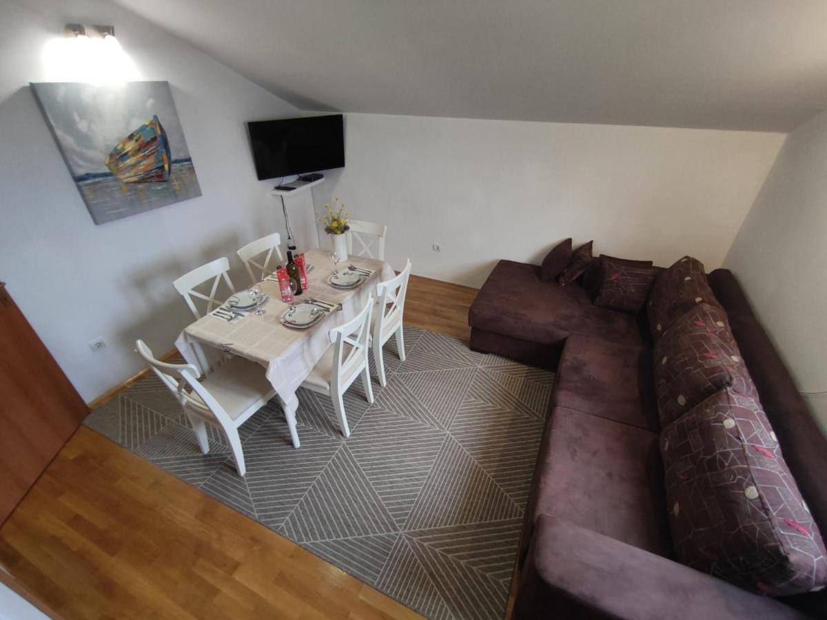 Apartments Kola Banići Extérieur photo